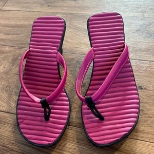 CROCS Pink Ribbed Sandals